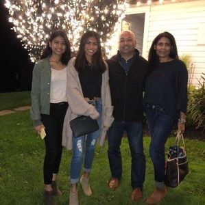 Meet your Posher, Carlos